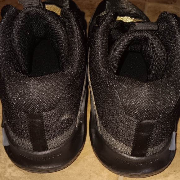 [SOLD]Nike KD Trey 5 XBlack Metallic Gold Green - Picture 4 of 6